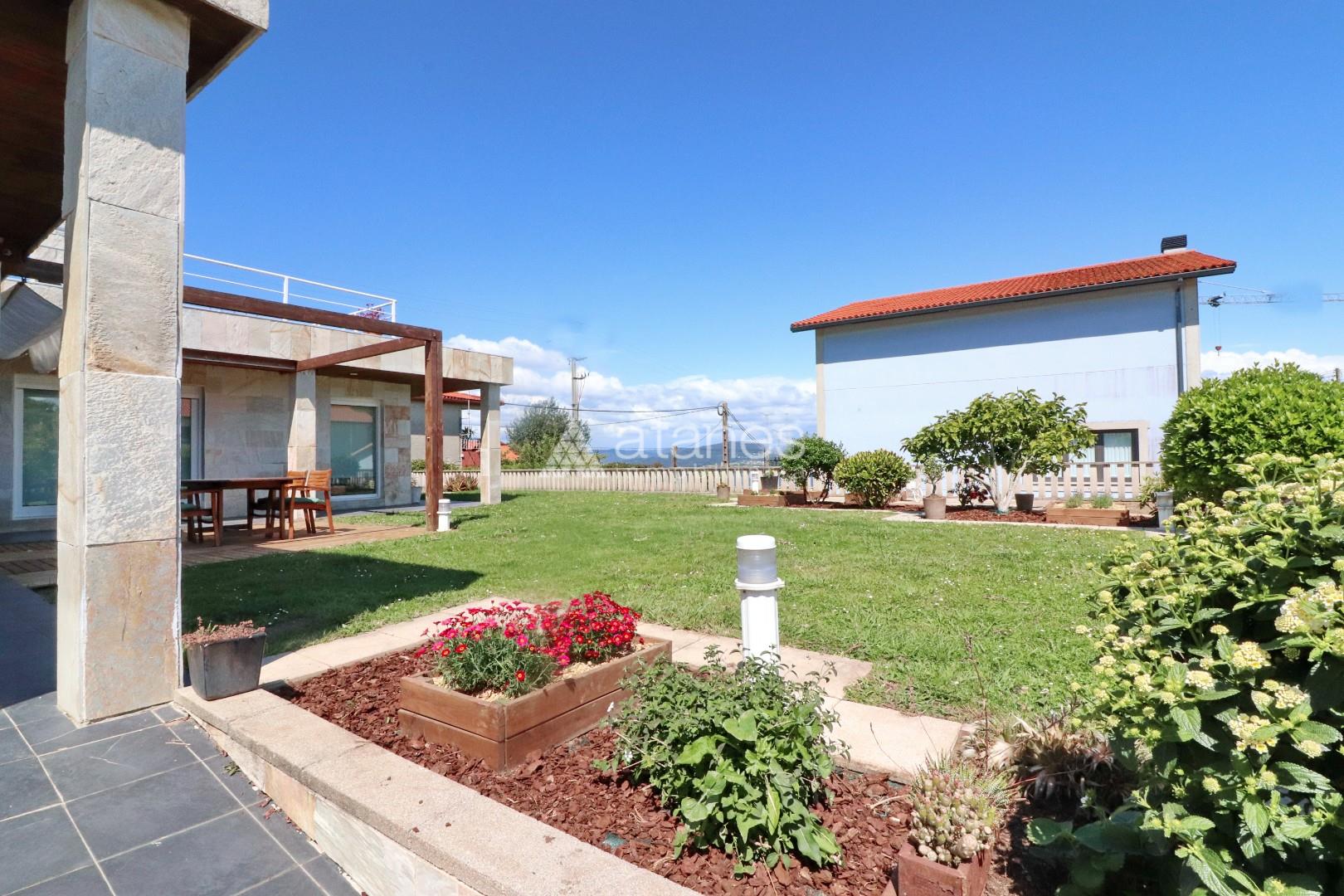 CASA EN SADA CON VISTAS AL MAR