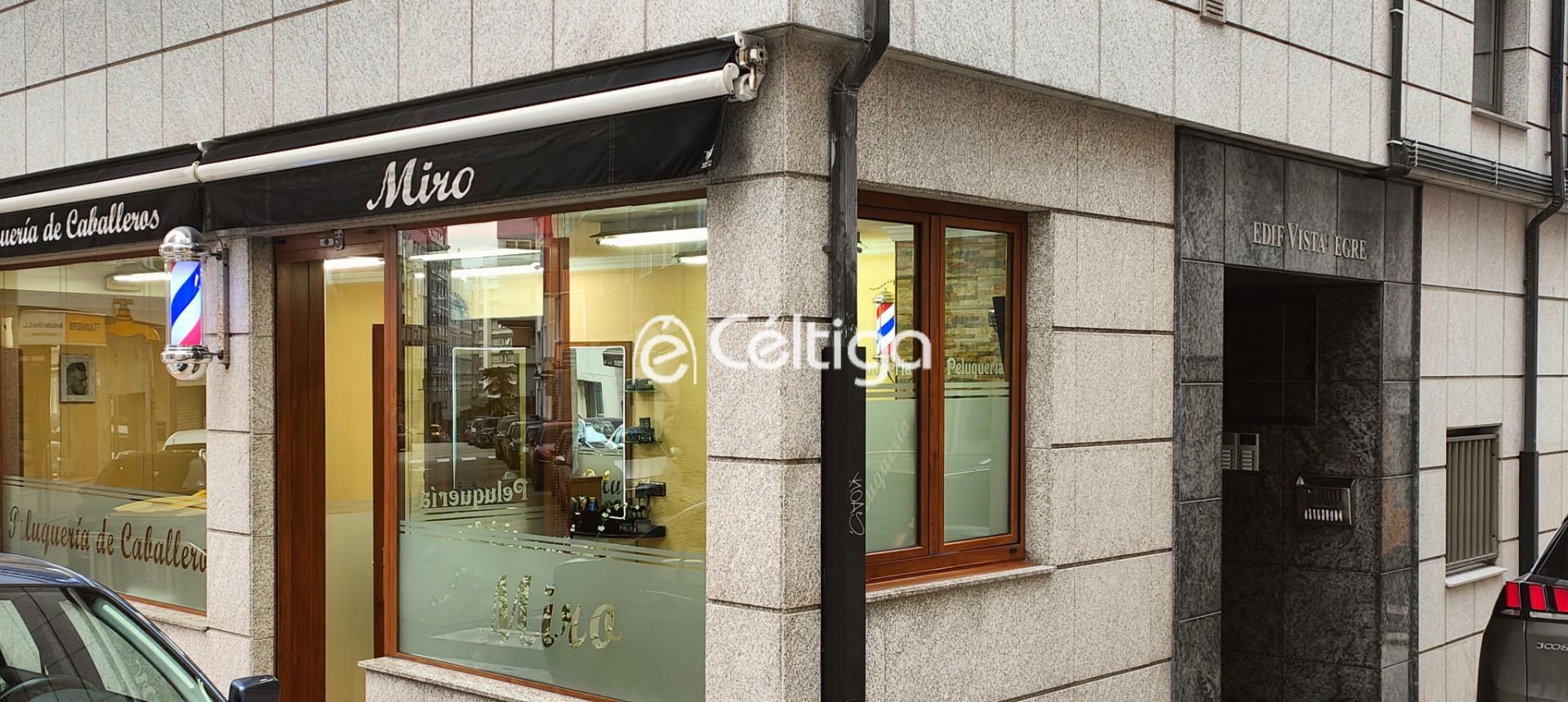 Coruña-zona Castros: Local comercial de esquina