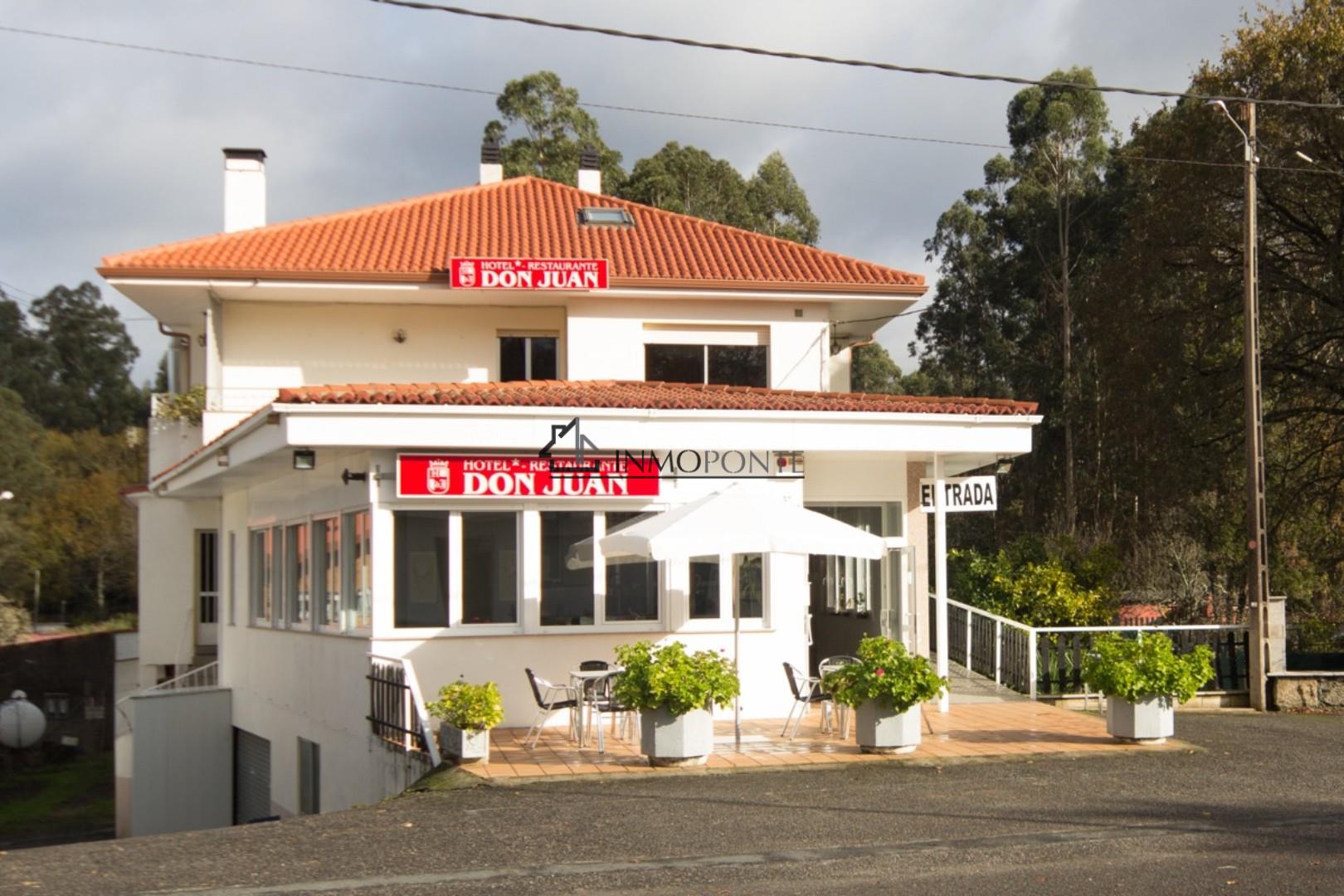 Se vende hotel en A Estrada